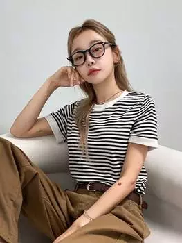 Футболка DAZY, колор блок, узор в полоску, круглый вырез, короткие рукава, черный и белый