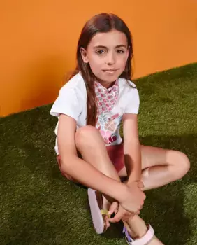 Футболка для девочки с короткими рукавами и позиционным принтом Kids El Corte Ingls, цвет Blanco roto