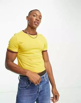 Футболка горчичного цвета с кольцом из смесового хлопка ASOS DESIGN - MUSTARD