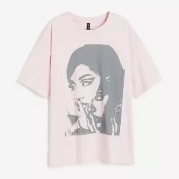 Футболка H&M Boxy Printed Ariana Grande, светло-розовый