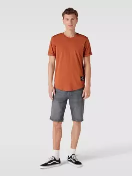 Футболка из хлопка с деталью лейбла, модель «BADGE» Calvin Klein Jeans, коричневый