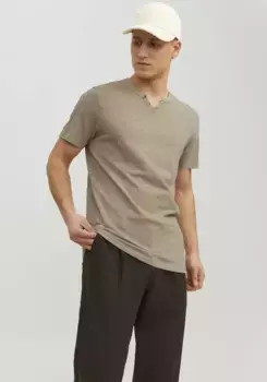Футболка Jack & Jones "JJESPLIT NECK TEE SS NOOS", цвет Crockery