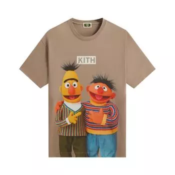 Футболка Kith x Sesame Street Bert x Ernie Tee Quicksand, коричневый
