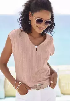 Футболка LASCANA с декоративным жемчугом на вырезе, цвет Rose