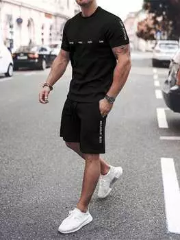 Футболка Manfinity Homme и шорты с буквенным принтом, черный