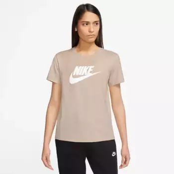 Футболка Nike Sportswear "ЖЕНСКАЯ ФУТБОЛКА С ЛОГОТИПОМ ESSENTIALS", цвет Sanddrift/White