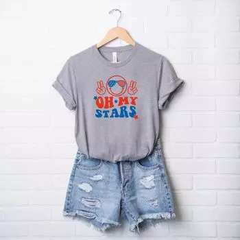 Футболка Oh My Stars с короткими рукавами и рисунком смайлика Simply Sage Market