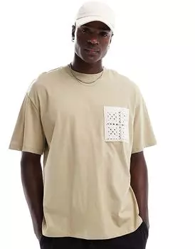 Футболка oversize с карманом-крючком светло-коричневого цвета ONLY & SONS