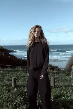 Футболка с эффектом потертости и длинными рукавами ZARA, черный