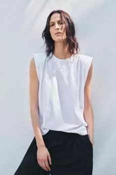 Футболка с эффектом выцветания и подплечниками ZARA, устрично-белый