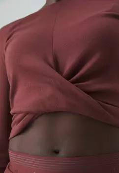 Футболка с длинным рукавом EMOTIONAL DANCE CREWNECK LONG SLEEVE Champion, темно-коричневый