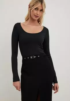 Футболка с длинным рукавом NAHTLOSES NA-KD, черная