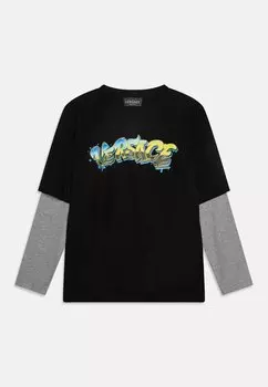 Футболка с длинным рукавом Street Logo Print Unisex Versace, цвет nero/grigio/azzurro/multi-coloured