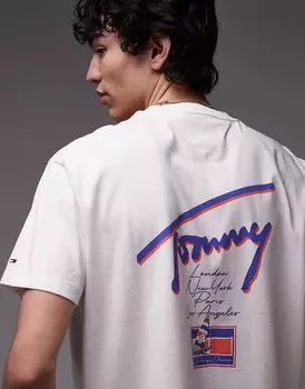 Футболка с фирменным принтом Tommy Jeans белого и фиолетового цветов