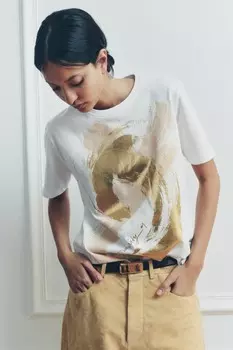 Футболка с фольгированным принтом ZARA, золотой