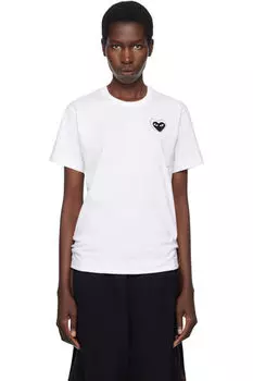 Футболка с изображением черного сердца и эмблемой из белого металла и камня COMME des GARONS PLAY