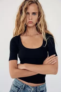 Футболка с кольцовым вырезом ZARA, черный