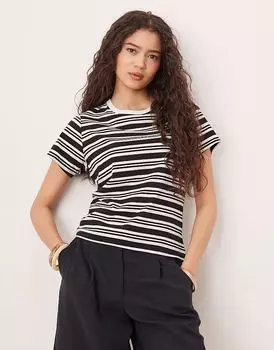 Футболка с коротким рукавом Abercrombie & Fitch в черную полоску