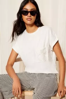 Футболка с коротким рукавом и карманом, связанным крючком Friends Like These, белый