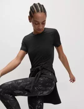 Футболка с круглым вырезом и приталенным вырезом Goodmove, черный