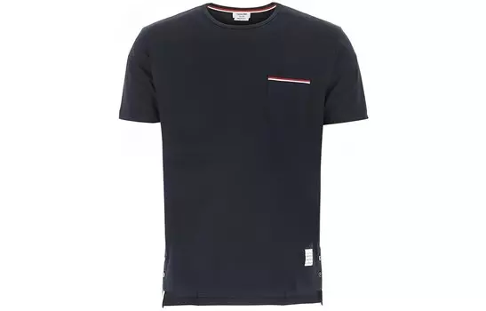 Футболка с круглым вырезом и трехцветным акцентом на кармане Thom Browne