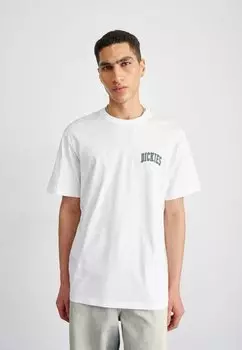 Футболка с принтом AITKIN CHEST TEE Dickies, цвет white/dark forest
