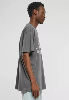 Футболка с принтом ATHLETIC CLUB HEAVY Upscale by Mister Tee, серый