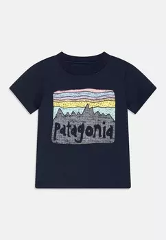 Футболка с принтом BABY FITZ ROY SKIES UNISEX Patagonia, цвет new navy