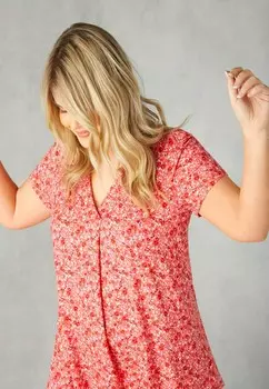 Футболка с принтом DITSY PRINT PLEAT FRONT Live Unlimited London, розовый