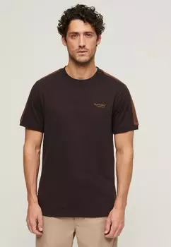 Футболка с принтом ESSENTIAL LOGO RETRO Superdry, цвет chocolate plum brown dachshund tan