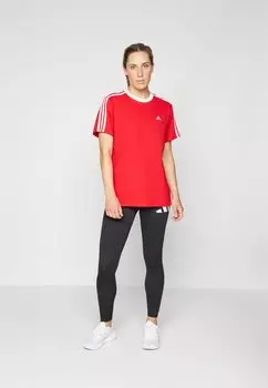Футболка с принтом Essentials Stripes adidas Sportswear, лучше алая/белая