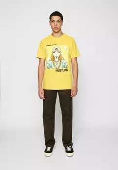 Футболка с принтом EVERYDAY SHE HUSTLING TEE Mister Tee, желтый