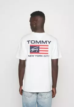футболка с принтом ФУТБОЛКА ATHLETIC FLAG TEE Tommy Jeans, белая