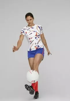 Футболка с принтом INDIVIDUALBLAZE FUSSBALL Puma, огненная орхидея