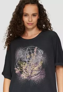 Футболка с принтом MIT RUNDHALSAUSSCHNITT QS, черный