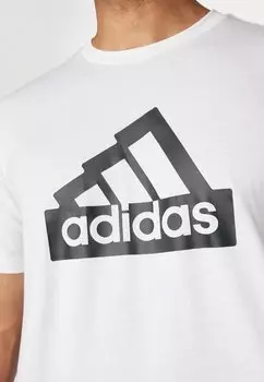 Футболка с принтом Modern Essentials Graphic Tee adidas Sportswear, белая