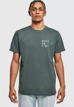 Футболка с принтом Never On Time Merchcode, темно-зеленый