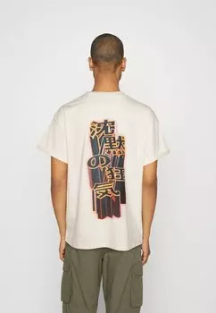 Футболка с принтом Night Addict, экрю