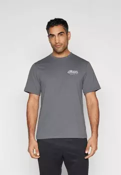Футболка с принтом Nike, железно-серый/фотонная пыль