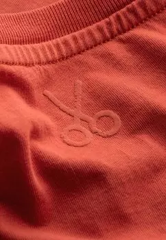 Футболка с принтом OCTUO KAFT, лососевый