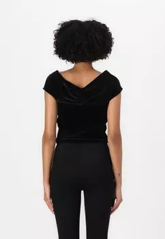 Футболка с принтом OFF SHOULDER Good American, черный