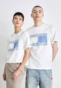 Футболка с принтом PAISLEY FLAG TEE Tommy Jeans, слоновая кость