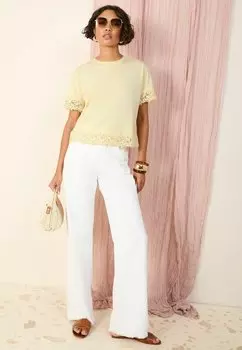 Футболка с принтом PETITE FIT Friends Like These, светло-желтый