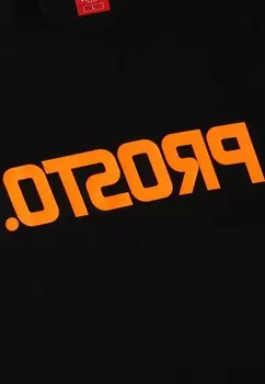 Футболка с принтом PROSTO, черный