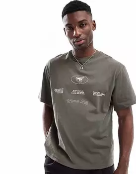 Футболка с принтом Pull&Bear на спине цвета хаки