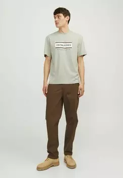 Футболка с принтом RUNDHALS Jack & Jones, светло-серый