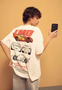 Футболка с принтом SHORT SLEEVE CARS Bershka, белый