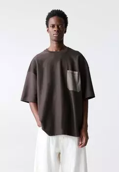 Футболка с принтом SHORT SLEEVE WITH POCKET PULL&BEAR, коричневый