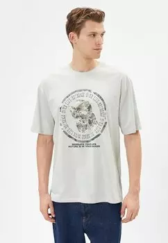 Футболка с принтом SLOGAN PRINTED CAMOUFLAGE DETAIL CREW NECK SHORT SLEEVE Koton, цвет grey