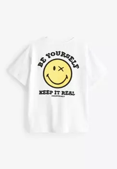 Футболка с принтом SMILEY WORLD PLACE BE CHARITY REGULAR FIT Next, белый